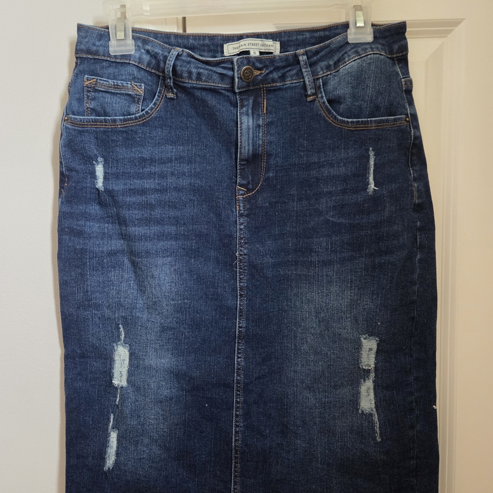 Modest Main Street Exchange Distressed Skirt